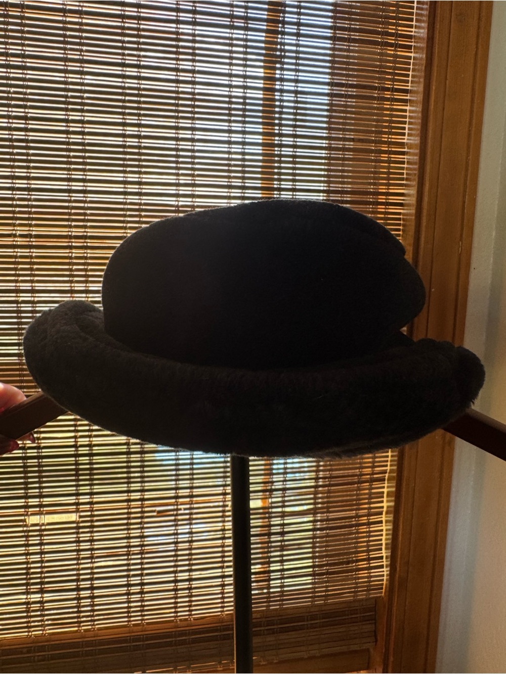 EUC 90’s Black Faux Fur Bucket Hat Breton Brimless Cap Cloche, Breton, Mob wife